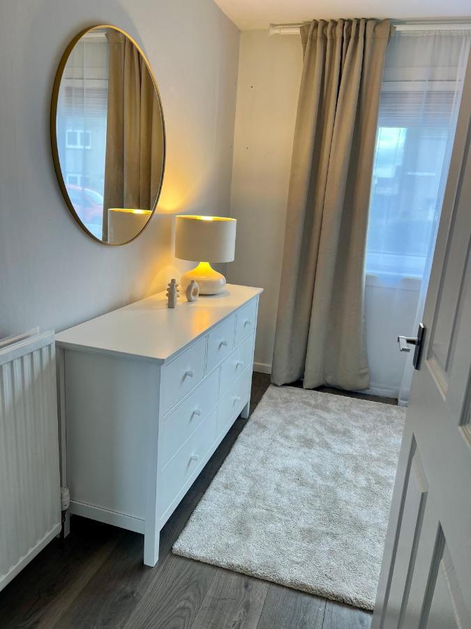 House With Garden And Parking 15 Min To City Center Edimburgo Exterior foto